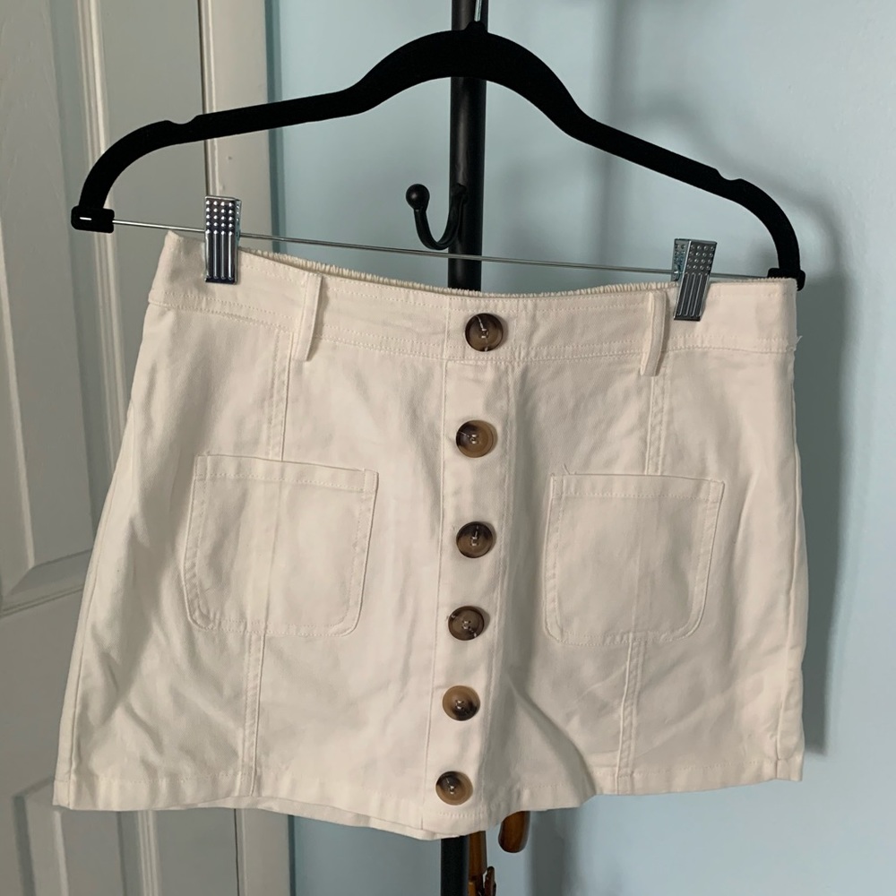 Very J white skorts, size L. Never worn, but tags removed.